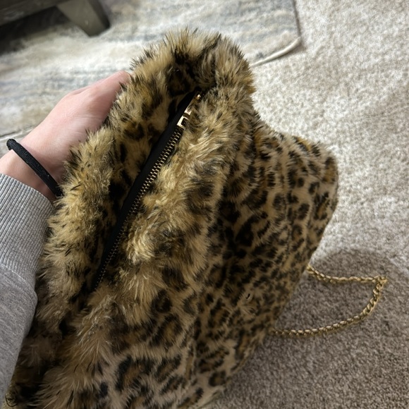 Fuzzy Cheetah Print Folding Purse - Picture 8 of 10